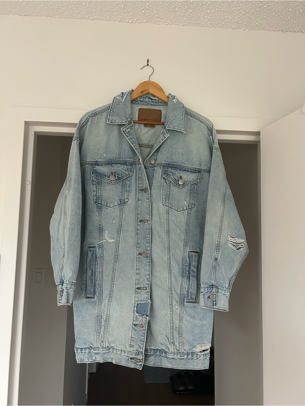American Eagle Outfitters Light Blue Distressed Denim Jacket - Women